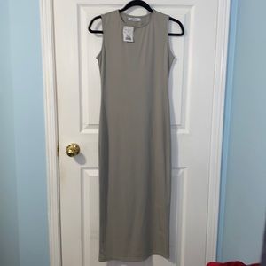 De Base Sleeveless Dress